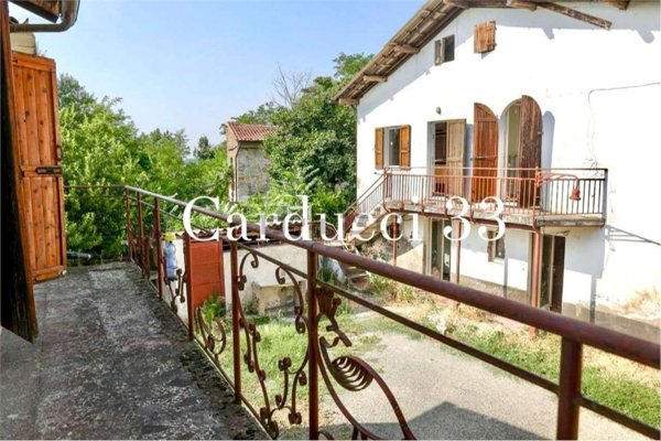 casa indipendente in vendita a Tortona