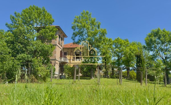 casa indipendente in vendita a Tortona