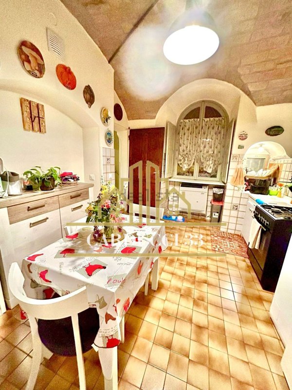 casa indipendente in vendita a Tortona