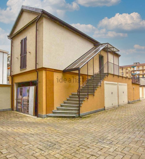 casa indipendente in vendita a Tortona in zona Centro Storico