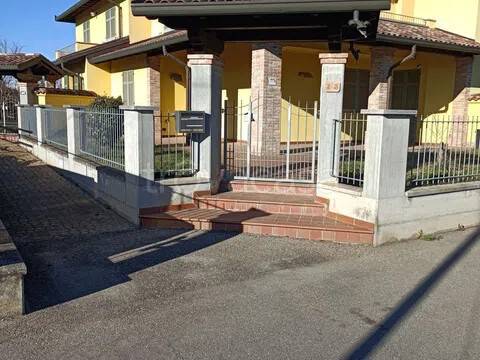 casa indipendente in vendita a Tortona in zona Bettole di Tortona