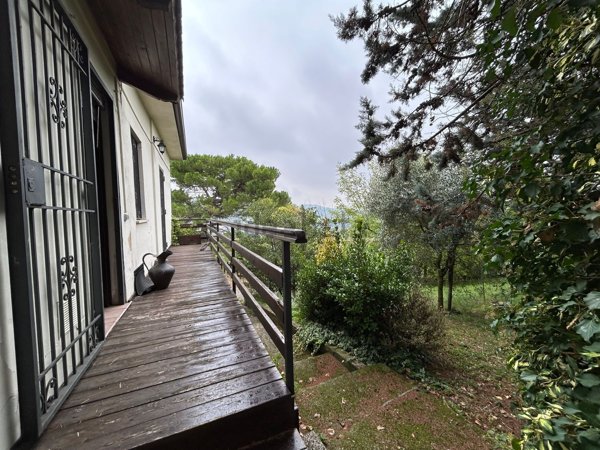 casa indipendente in vendita a Tortona