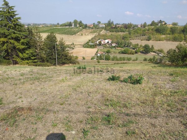 casa indipendente in vendita a Tortona