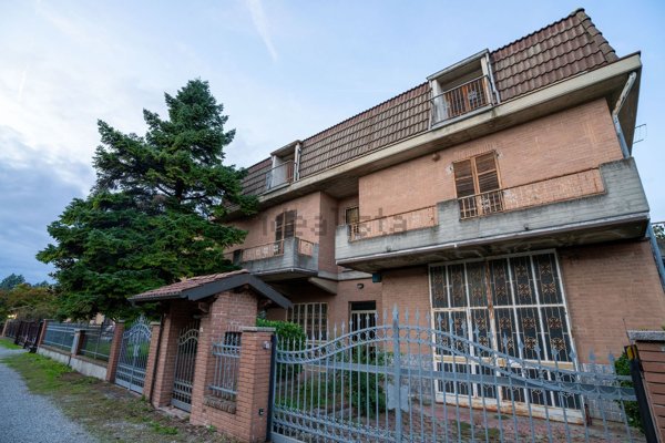 casa indipendente in vendita a Tortona in zona Oasi