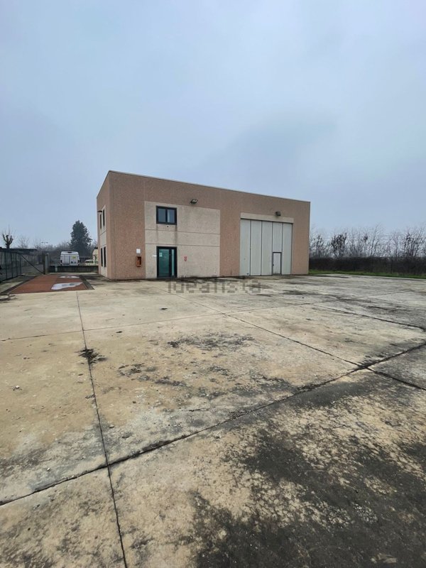 ufficio in vendita a Tortona