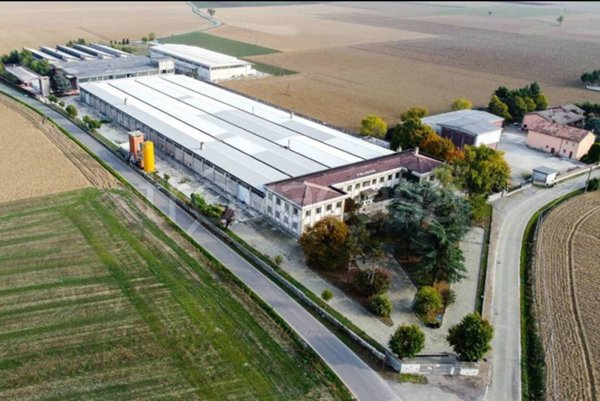 capannone in vendita a Tortona