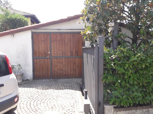 casa indipendente in vendita a Tortona