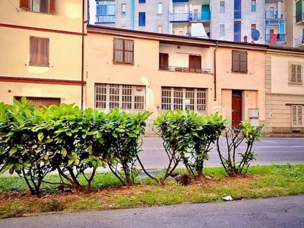 casa indipendente in vendita a Tortona in zona Centro Storico