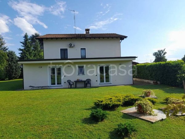 casa indipendente in vendita a Tortona in zona Centro Storico