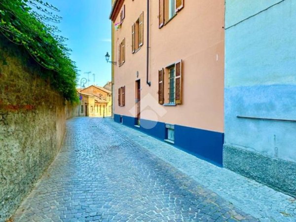 intera palazzina in vendita a Tortona in zona Centro Storico