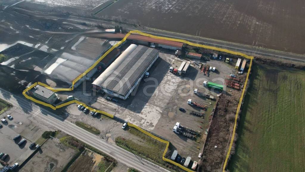 capannone in vendita a Tortona