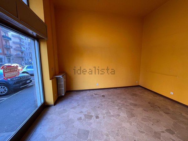 negozio in vendita a Tortona