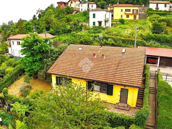 casa indipendente in vendita a Tortona