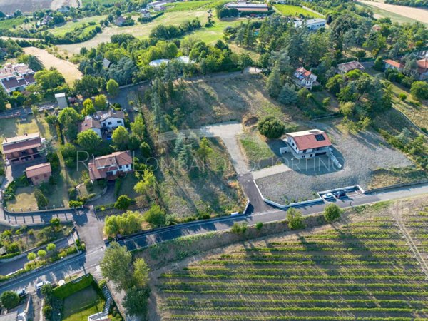 terreno agricolo in vendita a Tortona in zona Vho