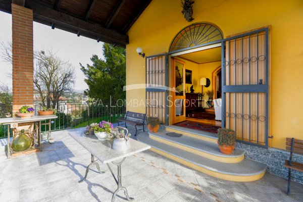 casa indipendente in vendita a Tortona in zona Castello