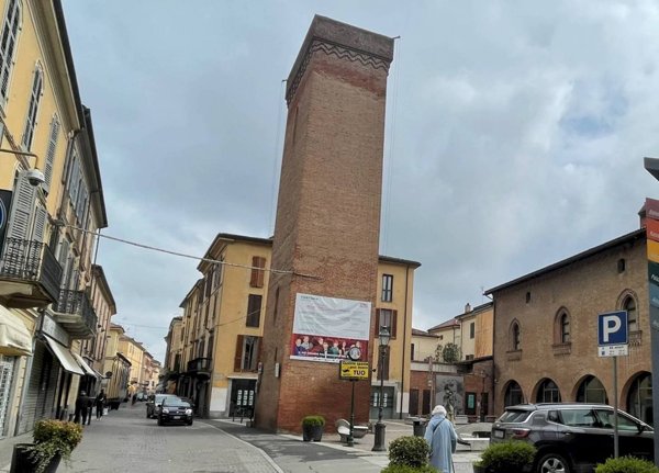 appartamento in vendita a Tortona in zona Centro Storico