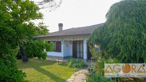 casa indipendente in vendita a Tortona in zona Castellar Ponzano