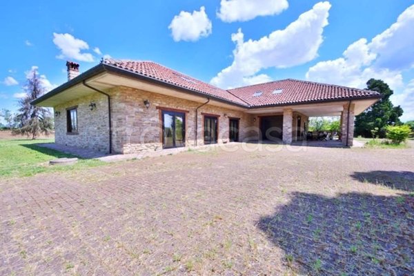 casa indipendente in vendita a Tortona in zona Torre Garofoli