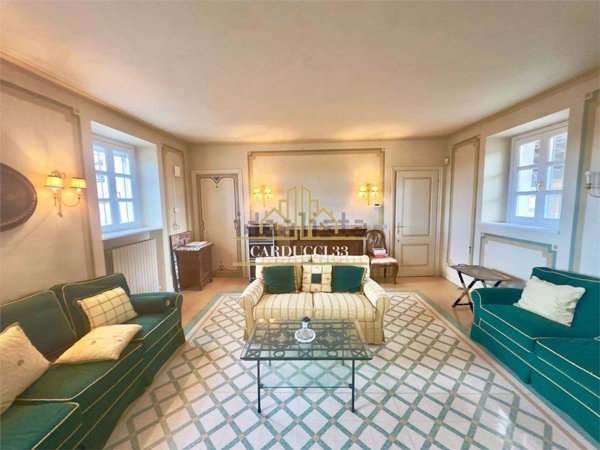 pentavano in vendita a Tortona