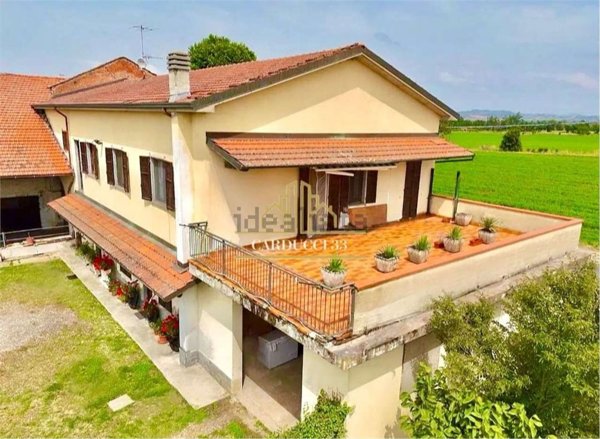 casa indipendente in vendita a Tortona in zona Rivalta Scrivia