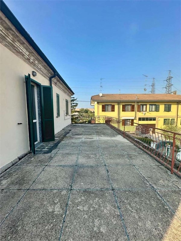 casa indipendente in vendita a Tortona