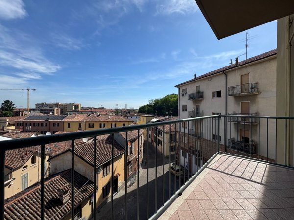 appartamento in vendita a Tortona in zona Centro Storico