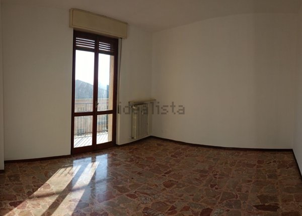 appartamento in vendita a Tortona in zona San Bernardino