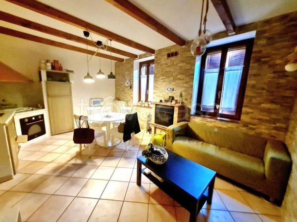 casa indipendente in vendita a Tortona in zona Centro Storico