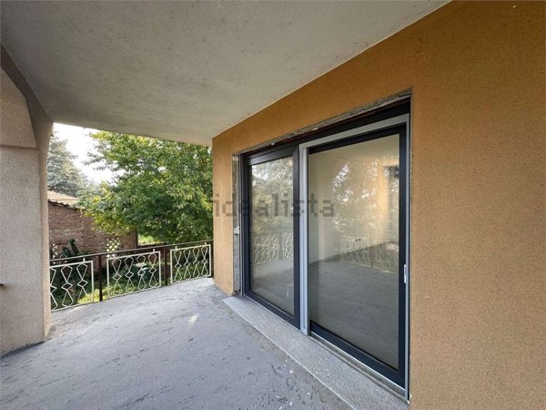 casa indipendente in vendita a Tortona