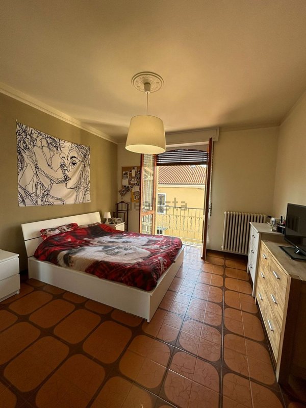 casa indipendente in vendita a Tortona