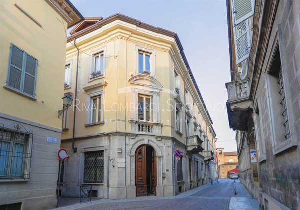 appartamento in vendita a Tortona in zona Centro Storico