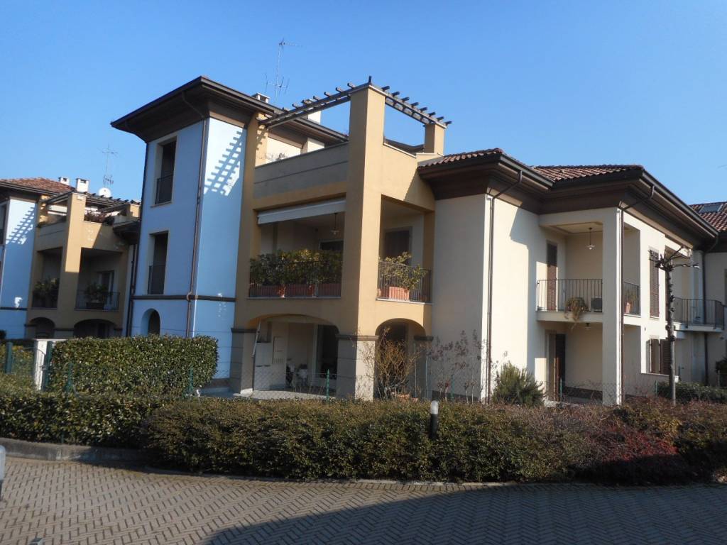 appartamento in vendita a Tortona in zona Paghisano