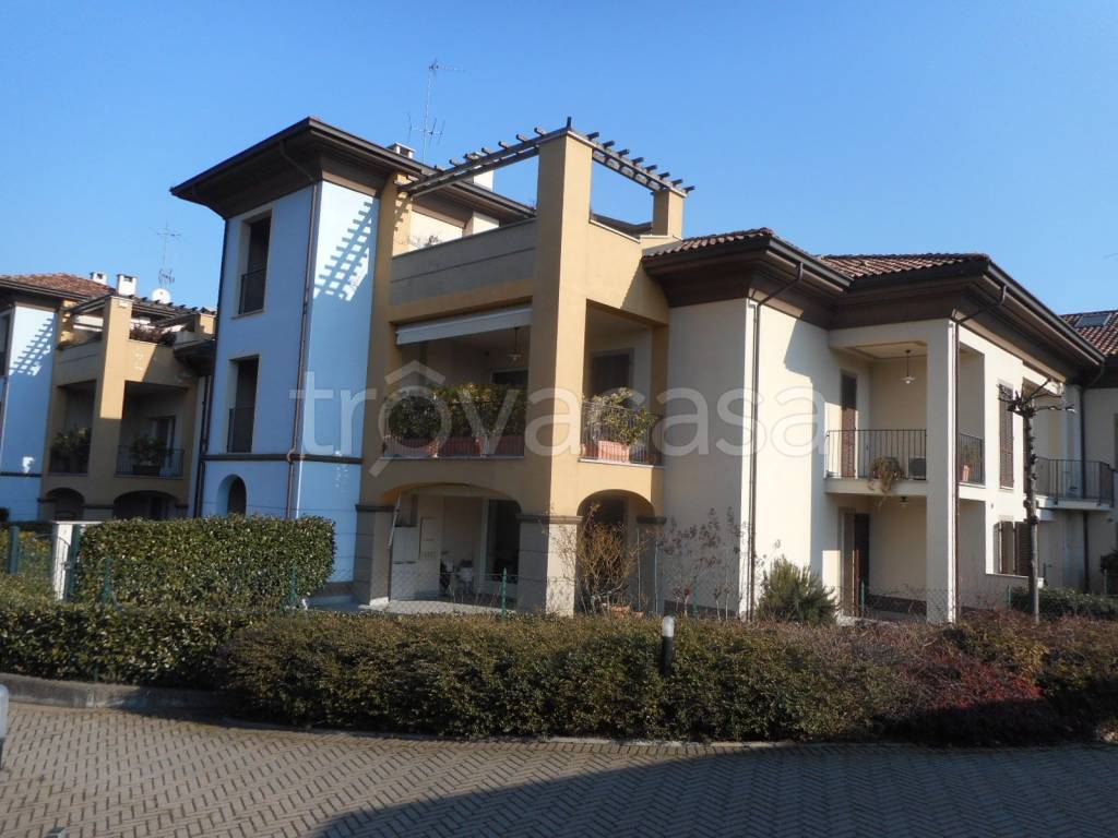 appartamento in vendita a Tortona in zona Paghisano