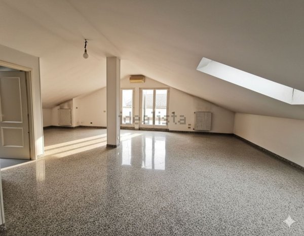 appartamento in vendita a Tortona in zona Centro Storico