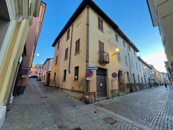 intera palazzina in vendita a Tortona