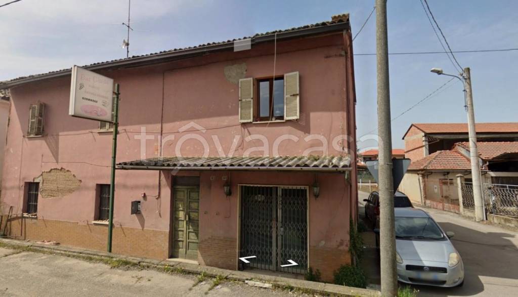 negozio in vendita a Tortona in zona Rivalta Scrivia