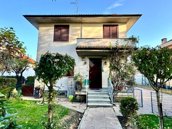 casa indipendente in vendita a Tortona in zona Villoria