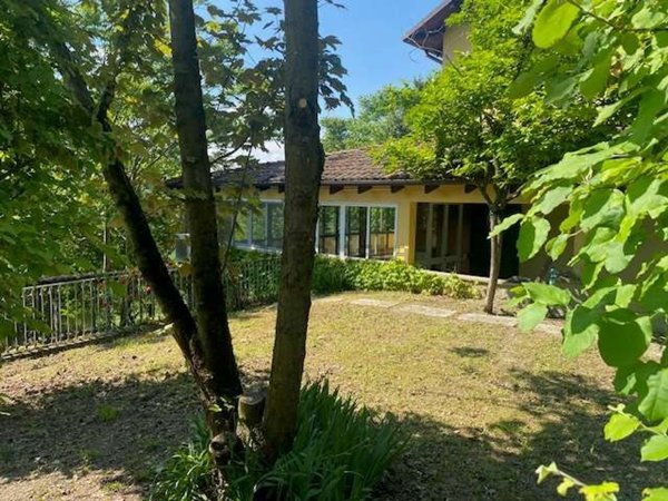 casa indipendente in vendita a Tortona