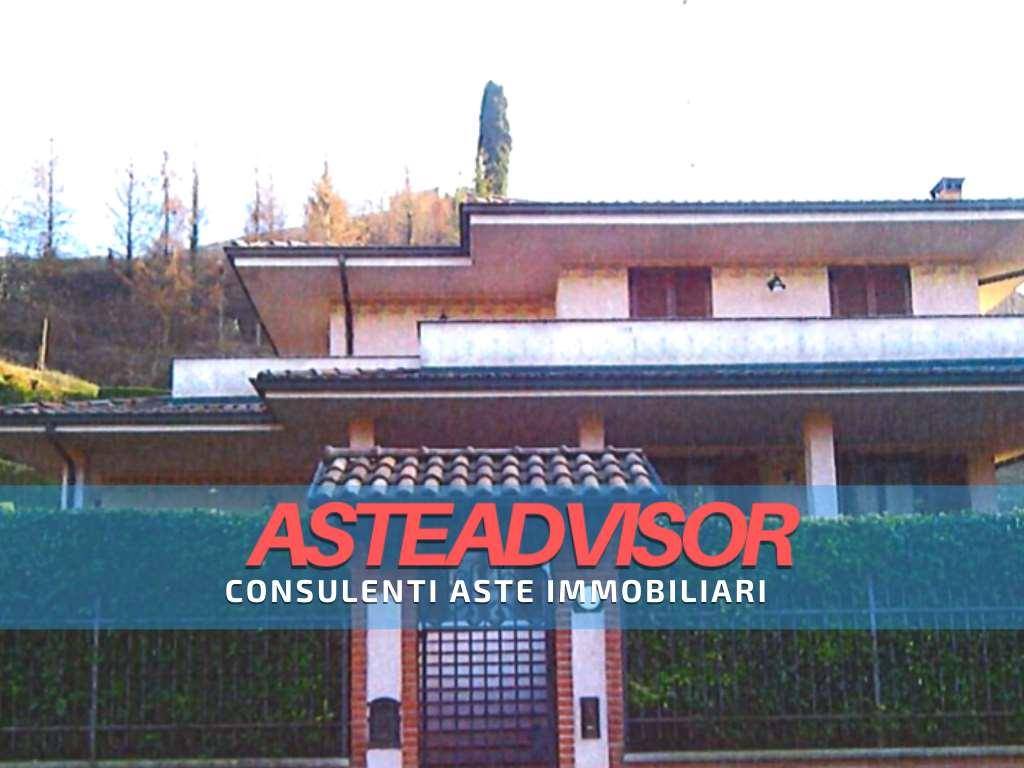 casa indipendente in vendita a Tortona in zona Castello