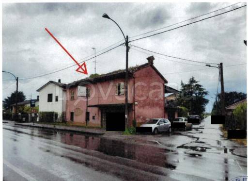 casa indipendente in vendita a Tortona