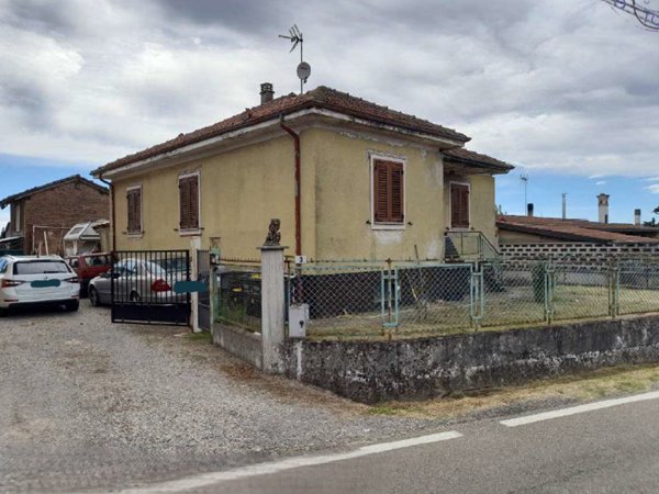 appartamento in vendita a Tortona in zona Bettole di Tortona