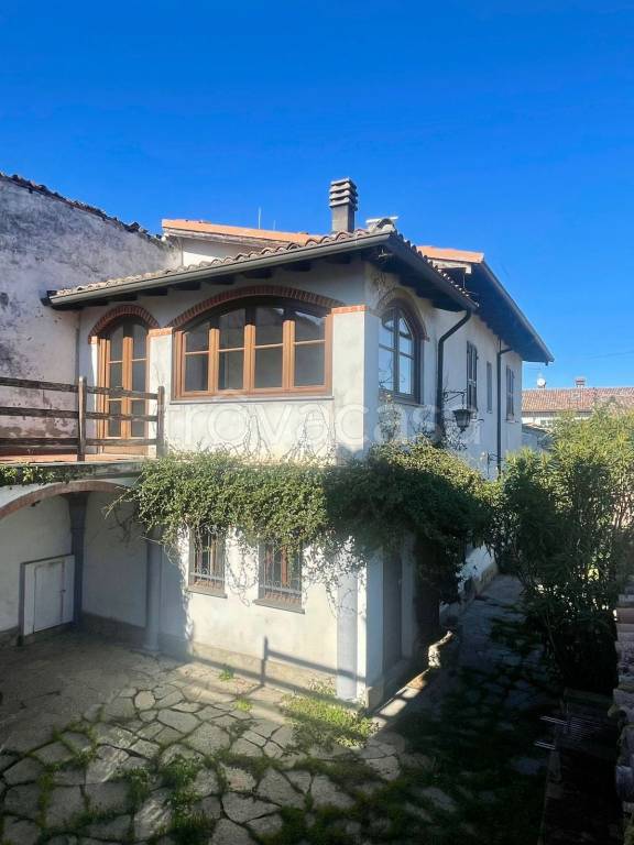 casa indipendente in vendita a Tortona in zona Castellar Ponzano