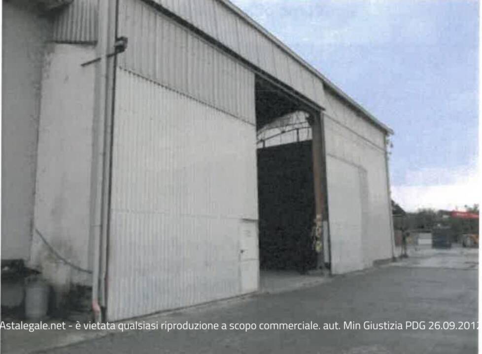capannone in vendita a Tortona