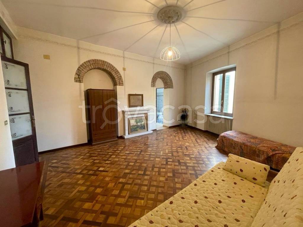 appartamento in vendita a Tortona in zona Centro Storico