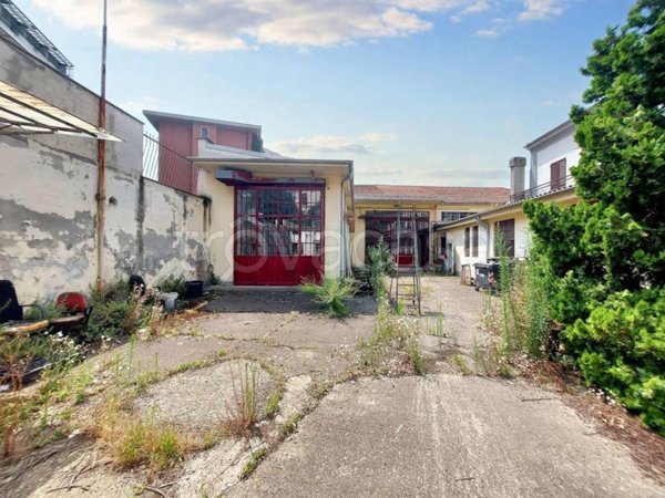 appartamento in vendita a Tortona in zona Centro Storico