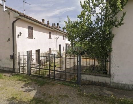 casa indipendente in vendita a Tortona