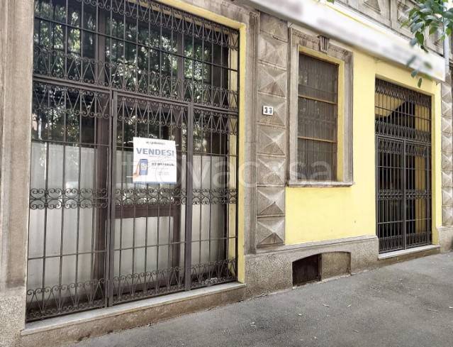 locale di sgombero in vendita a Tortona