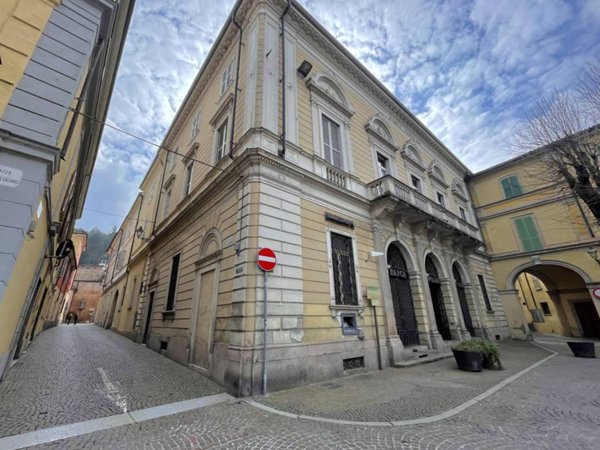 appartamento in vendita a Tortona in zona Centro Storico