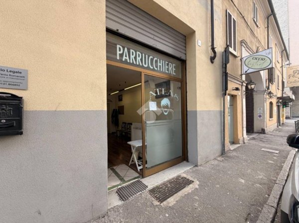 negozio in vendita a Tortona