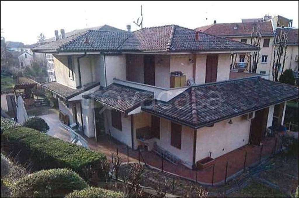 casa indipendente in vendita a Tortona in zona Castello